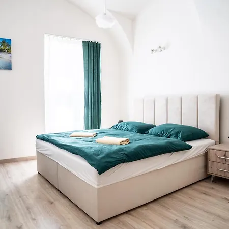 Luxapart Iv Beautiful Views With Breakfast Apartmán *